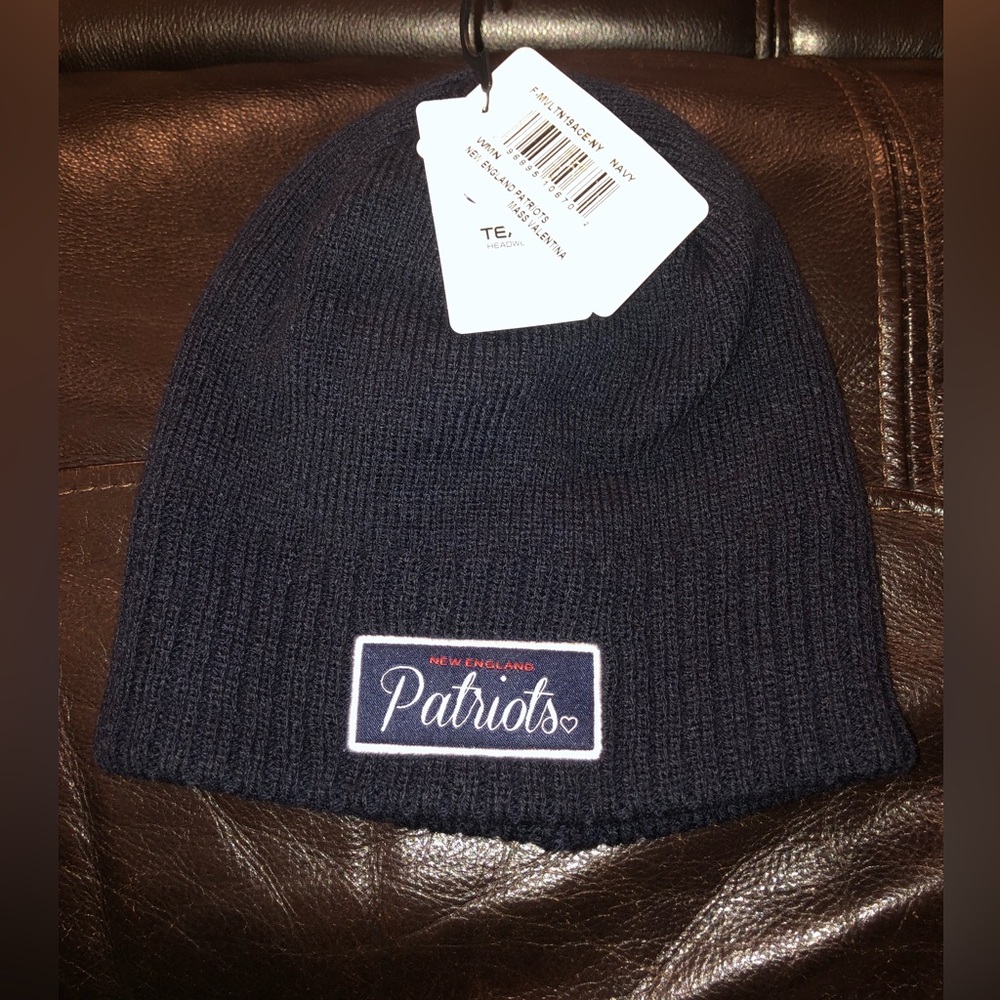 New England patriots NFL authentic hat. Navy blue hat. BRAND NEW!! 🏈🏈 womens